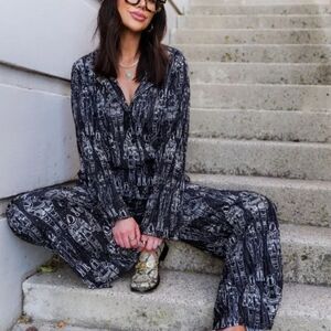 NWT Dressed In LALA Plisse Set